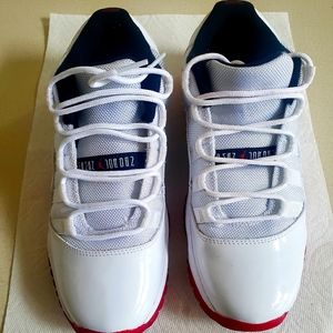 Nike Air Jordan 11 Low BG